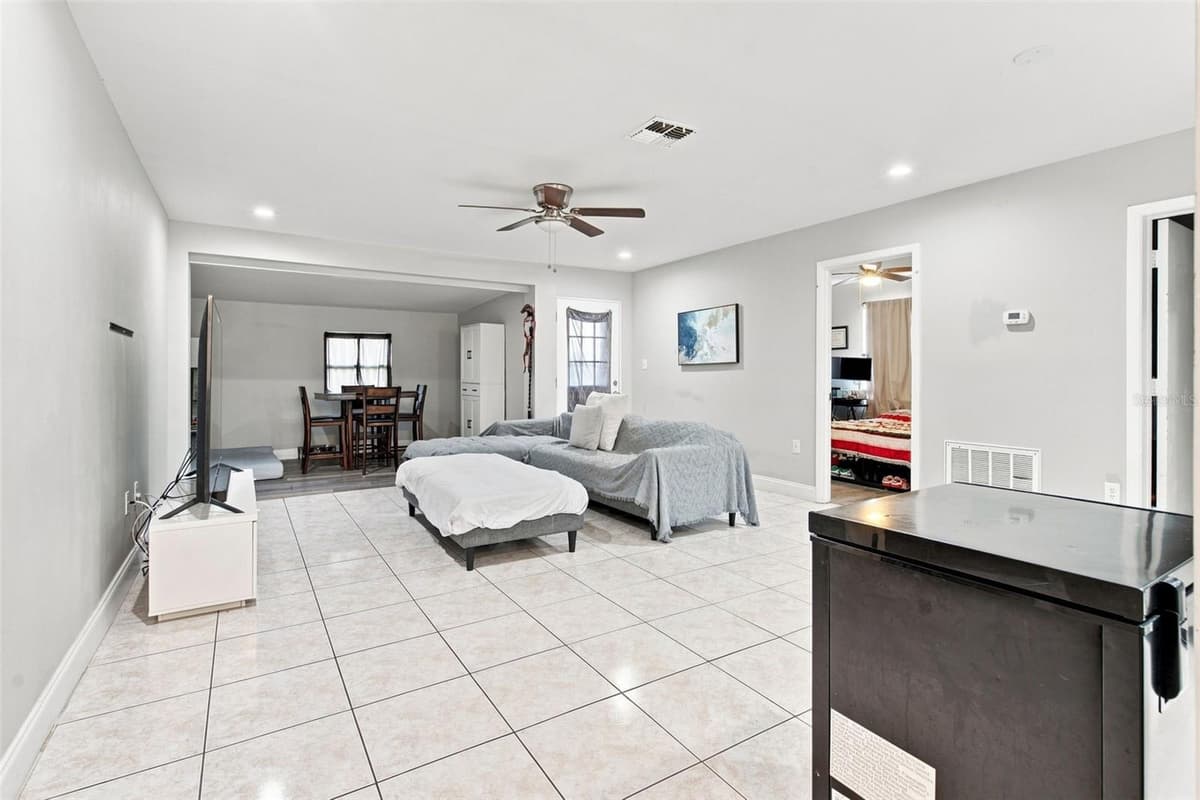 618 CARIBOU COURT — photo 10 of 27