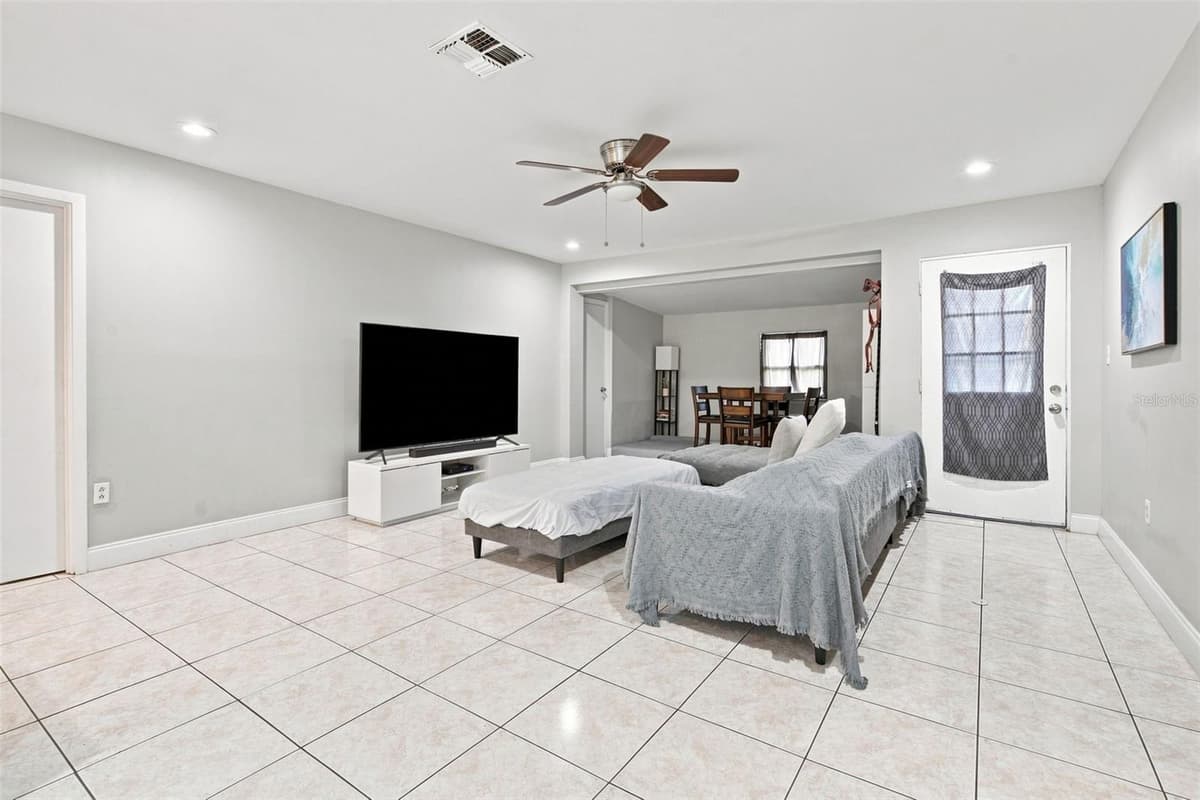 618 CARIBOU COURT — photo 9 of 27