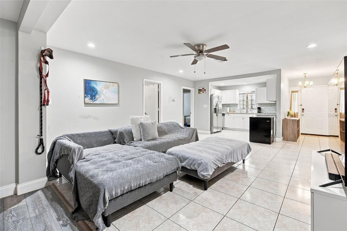 618 CARIBOU COURT — photo 8 of 27