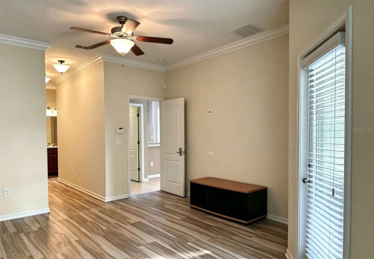 8505 BROKEN WILLOW COURT — photo 11 of 44