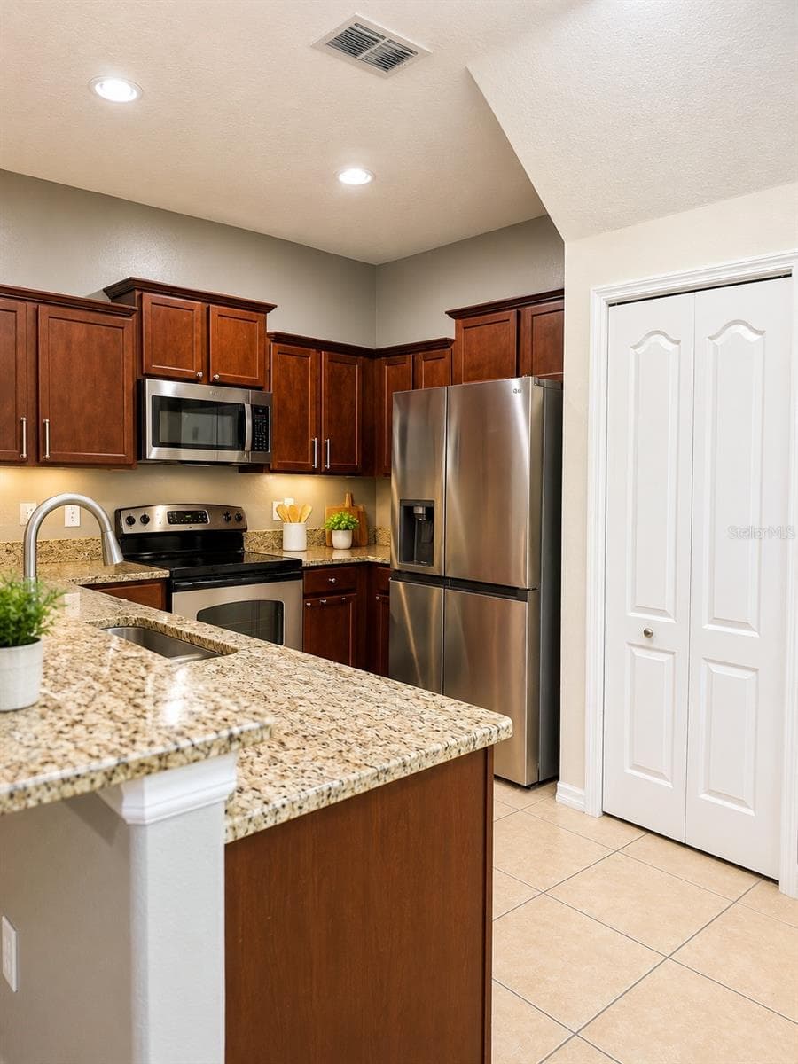 8505 BROKEN WILLOW COURT — photo 7 of 44