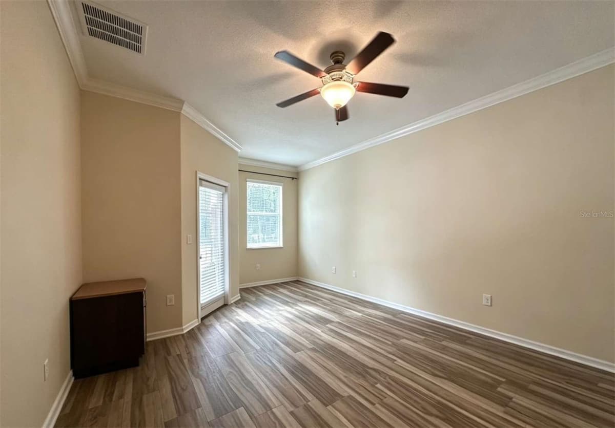 8505 BROKEN WILLOW COURT — photo 10 of 44