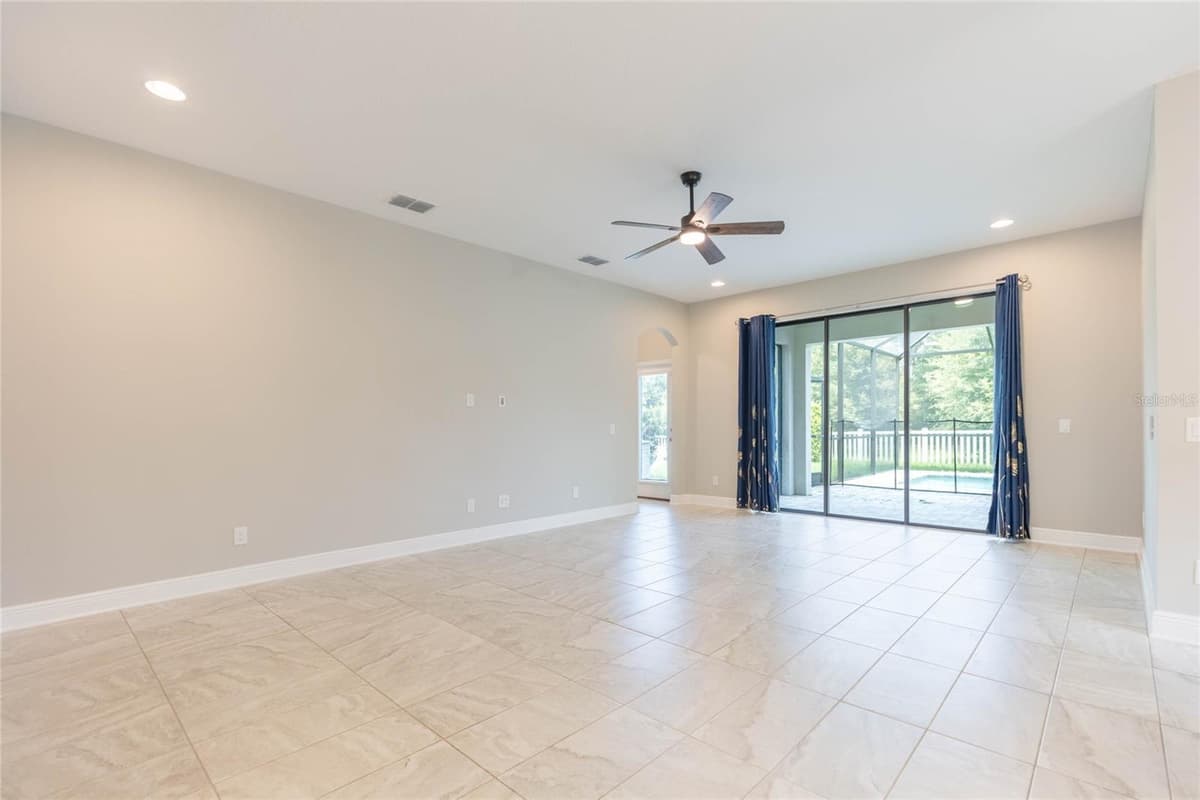 19457 REDWOOD POINT DRIVE — photo 14 of 60