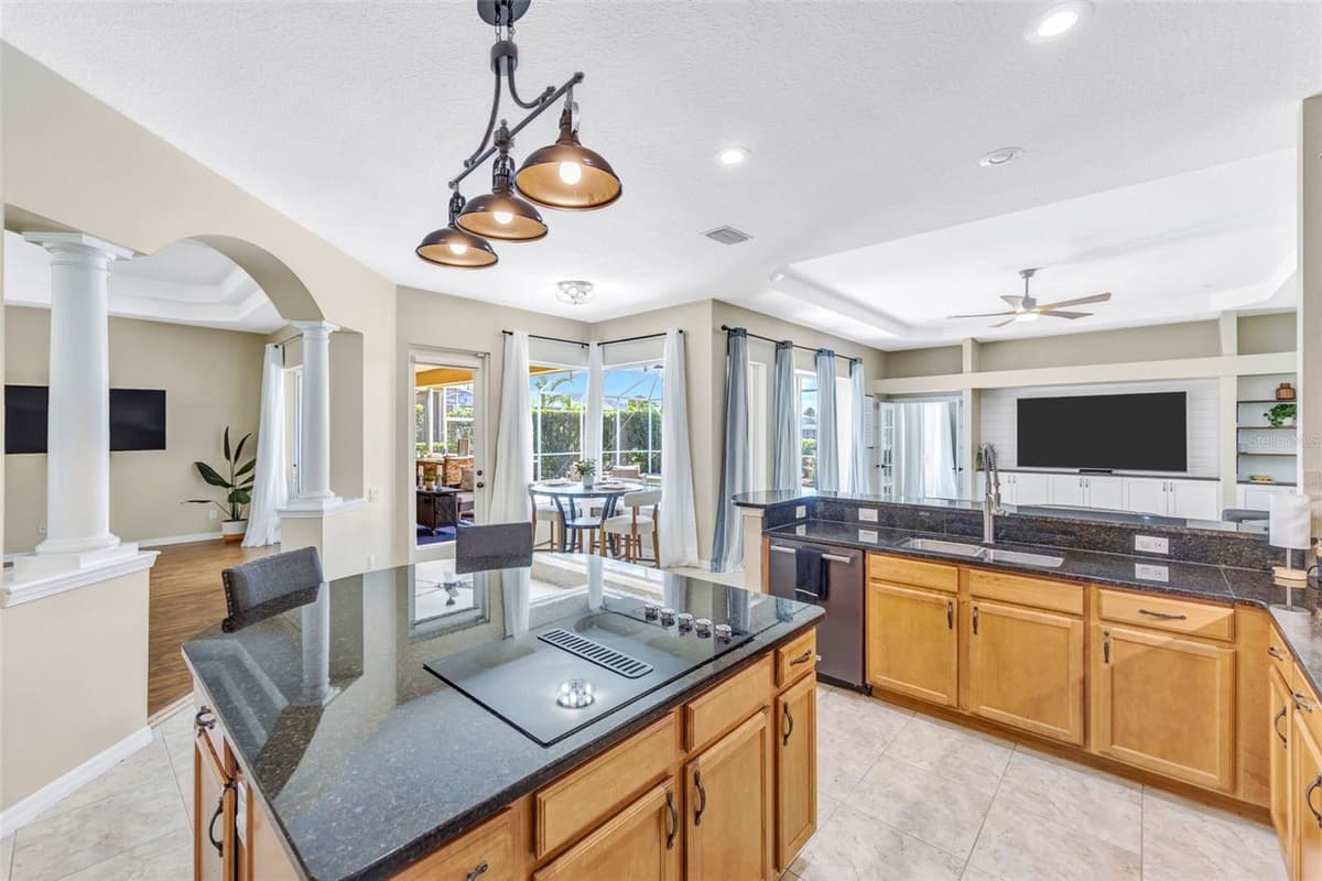 23302 GRACEWOOD CIRCLE — photo 11 of 57