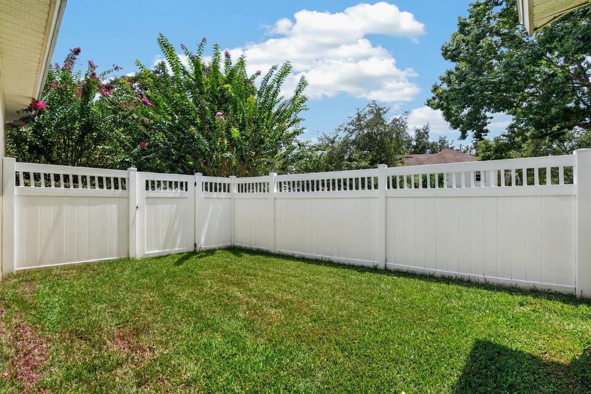 239 TARRINGTON DRIVE — photo 36 of 52