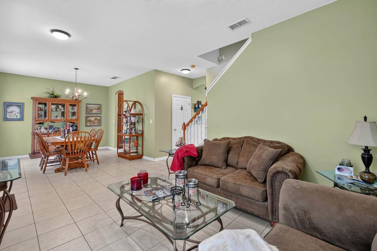 239 TARRINGTON DRIVE — photo 10 of 52