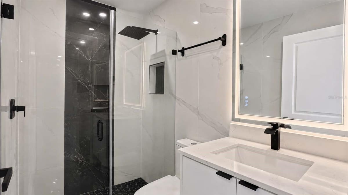 729 ANACONDA AVENUE — photo 15 of 33