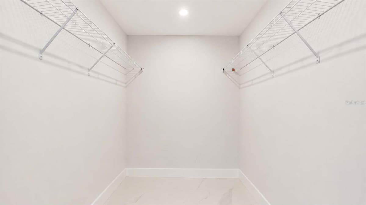 729 ANACONDA AVENUE — photo 17 of 33
