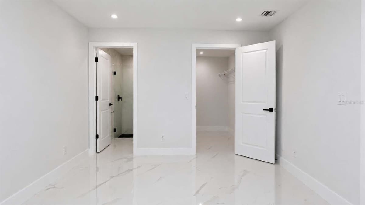 729 ANACONDA AVENUE — photo 13 of 33