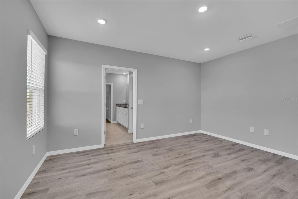 5748 WOODLAND SAGE DRIVE — photo 33 of 76