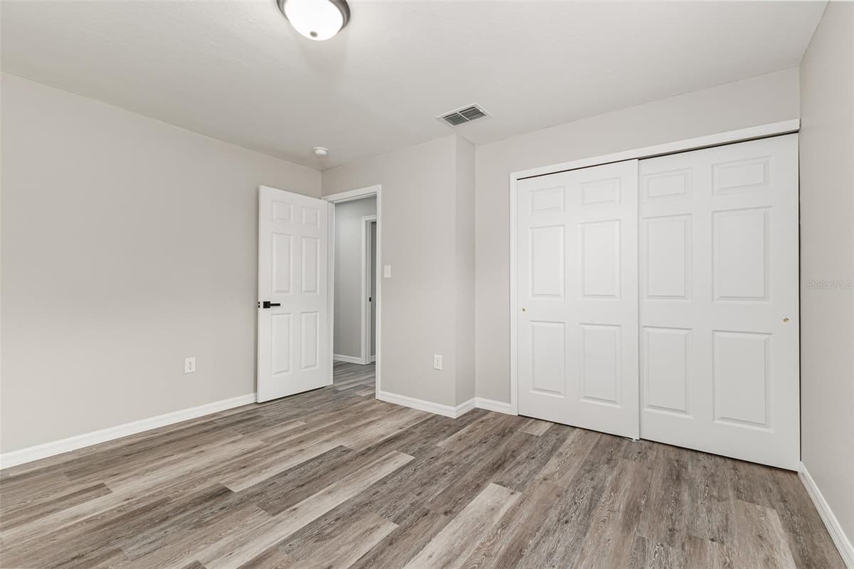 4994 HINSON AVENUE — photo 19 of 29
