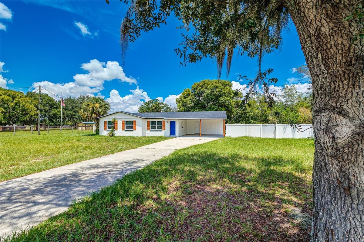 4994 HINSON AVENUE — photo 4 of 29