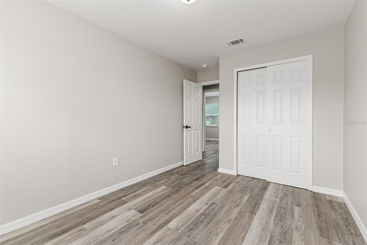 4994 HINSON AVENUE — photo 15 of 29