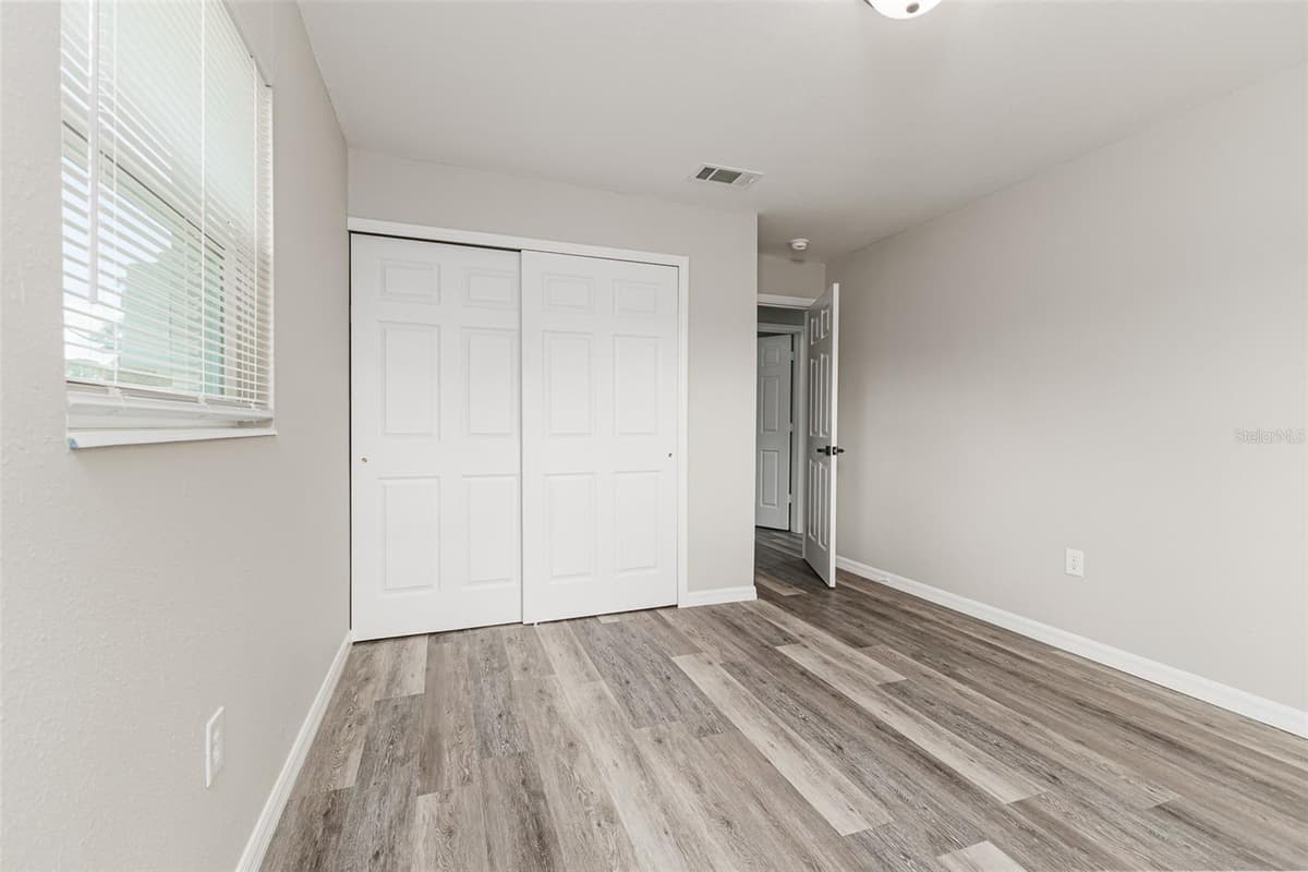 4994 HINSON AVENUE — photo 17 of 29