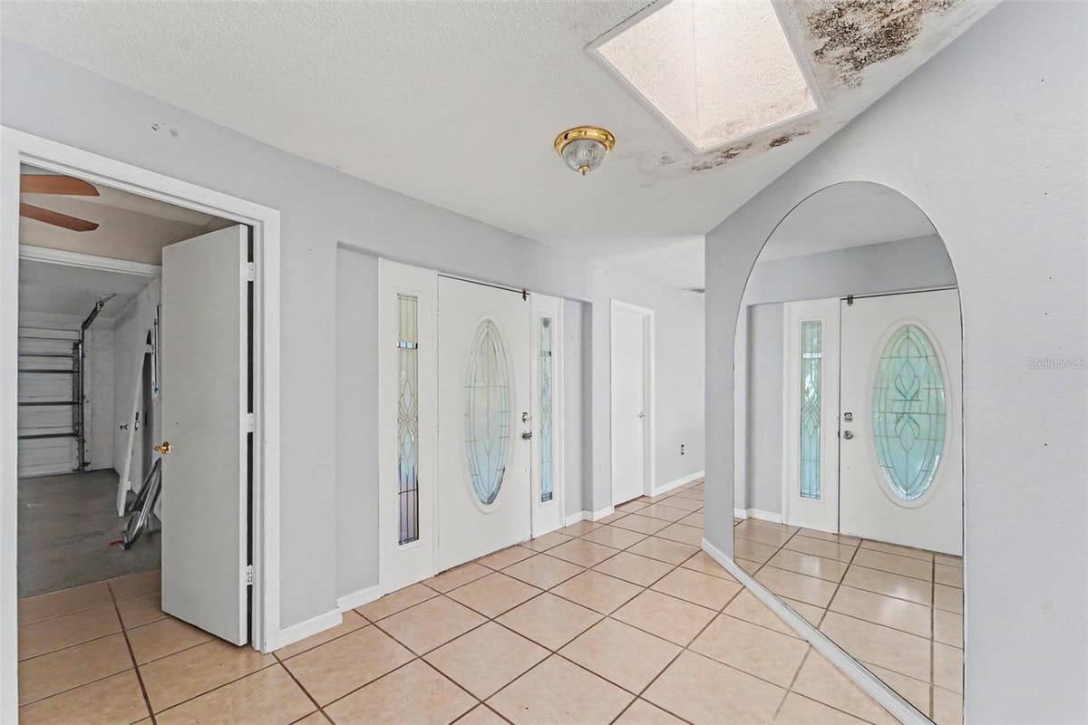 8422 SPRING HILL DRIVE — photo 5 of 26