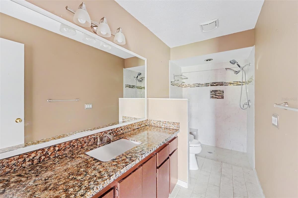 8422 SPRING HILL DRIVE — photo 13 of 26
