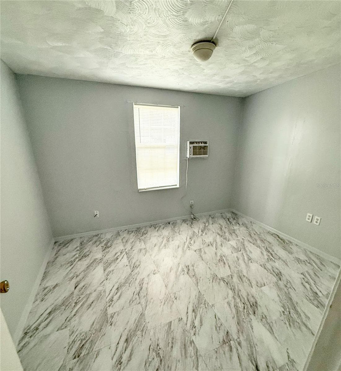 4805 21ST STREET — photo 7 of 16