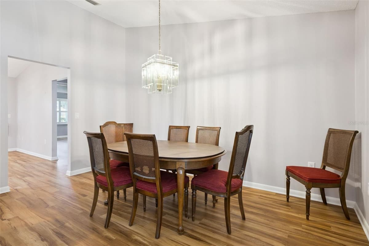 5606 ROSEWALL CIRCLE — photo 8 of 65