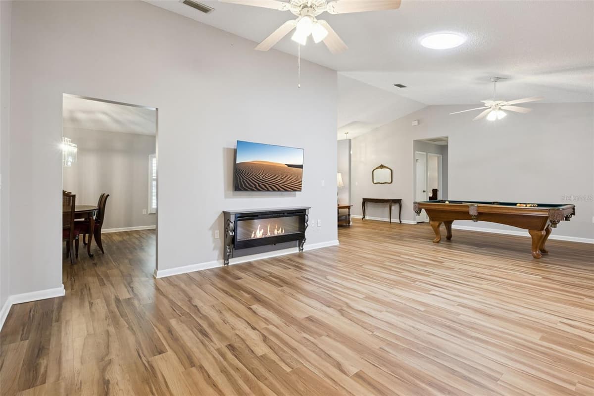 5606 ROSEWALL CIRCLE — photo 10 of 65