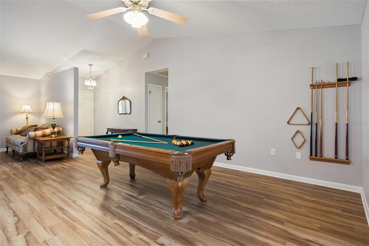 5606 ROSEWALL CIRCLE — photo 15 of 65
