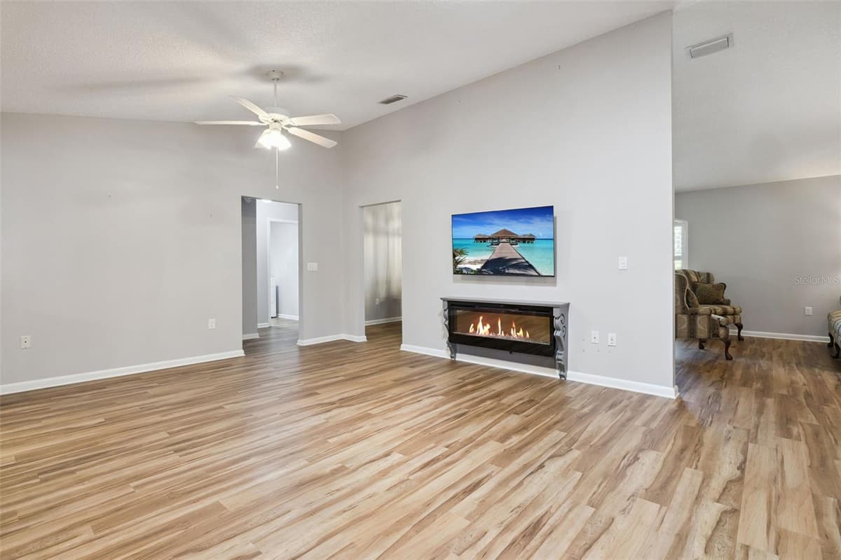 5606 ROSEWALL CIRCLE — photo 9 of 65