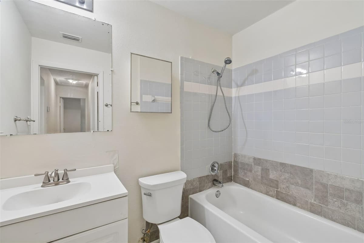 6711 INTERBAY BOULEVARD — photo 16 of 29
