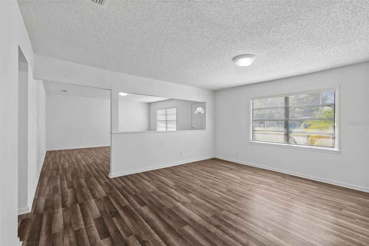 6711 INTERBAY BOULEVARD — photo 4 of 29