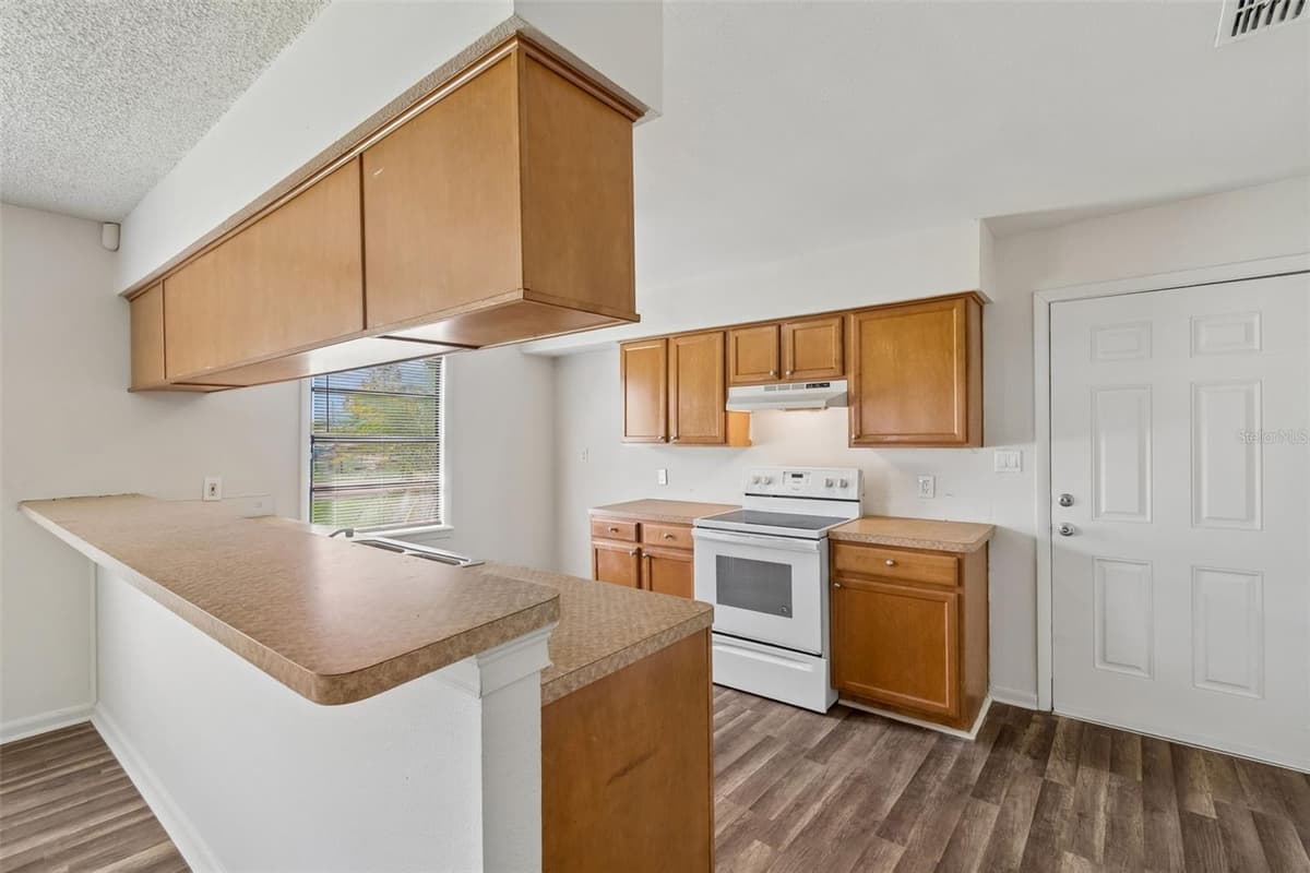 6711 INTERBAY BOULEVARD — photo 7 of 29