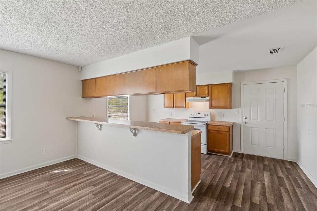 6711 INTERBAY BOULEVARD — photo 6 of 29