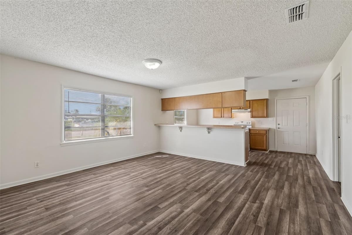 6711 INTERBAY BOULEVARD — photo 5 of 29