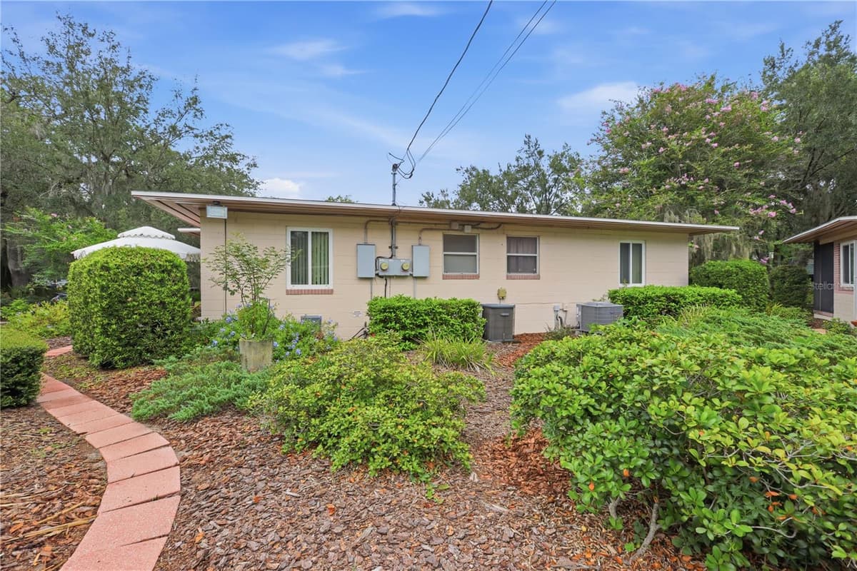 642 HARWOOD STREET — photo 46 of 98