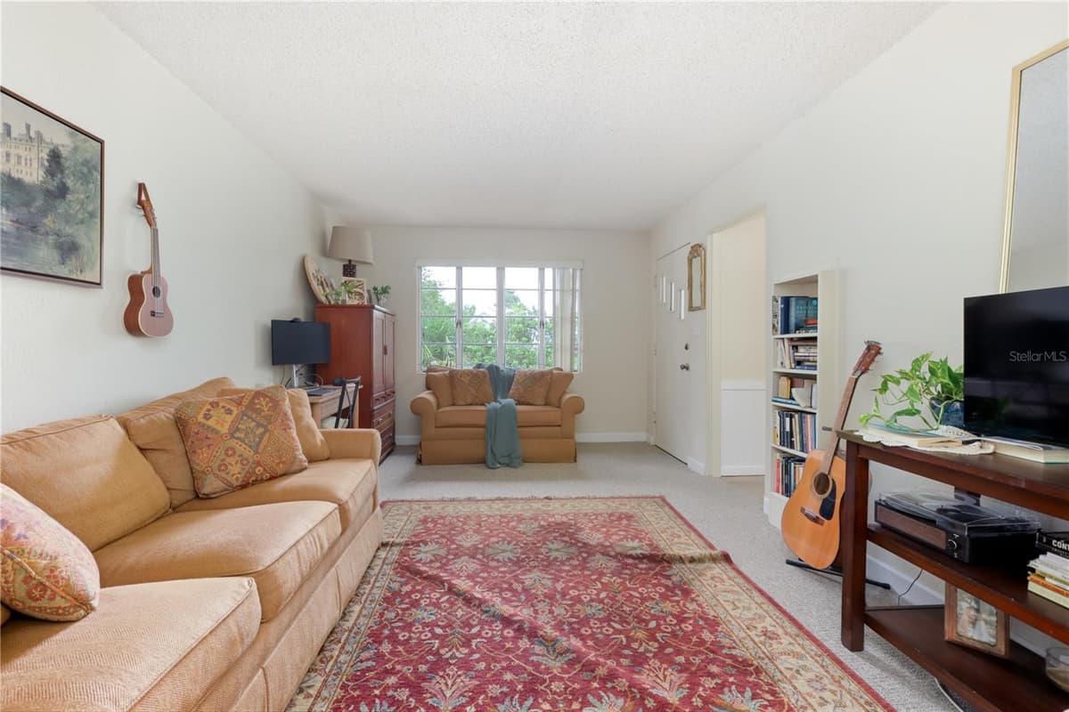 642 HARWOOD STREET — photo 14 of 98