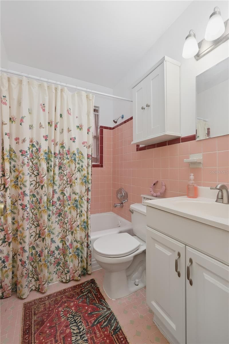 642 HARWOOD STREET — photo 22 of 98