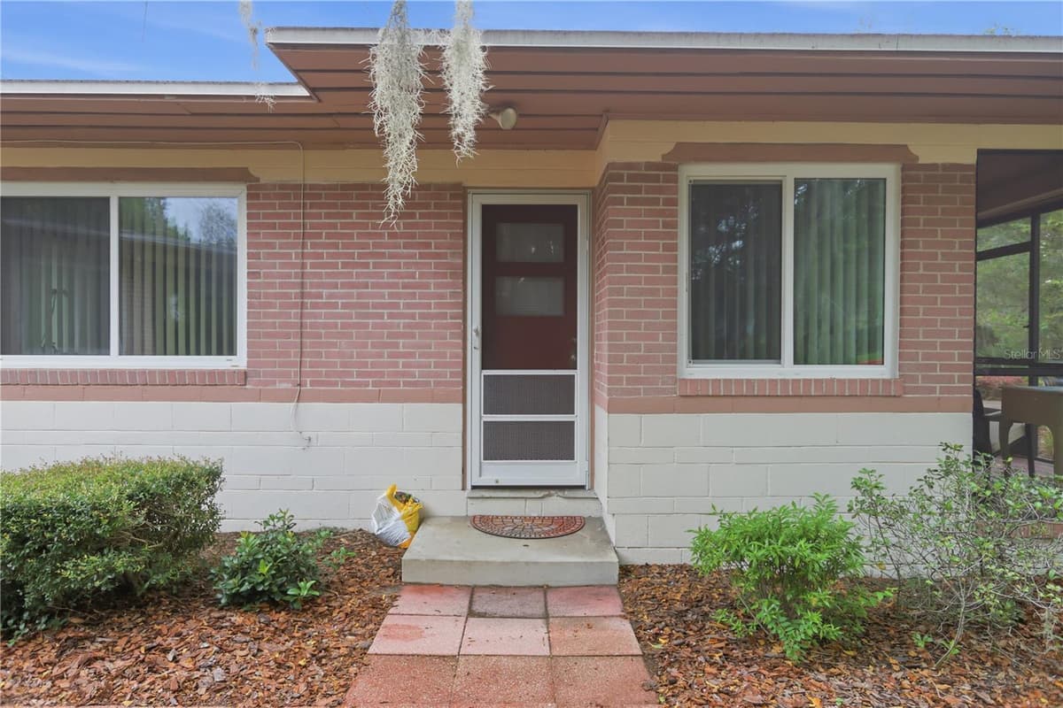 642 HARWOOD STREET — photo 12 of 98