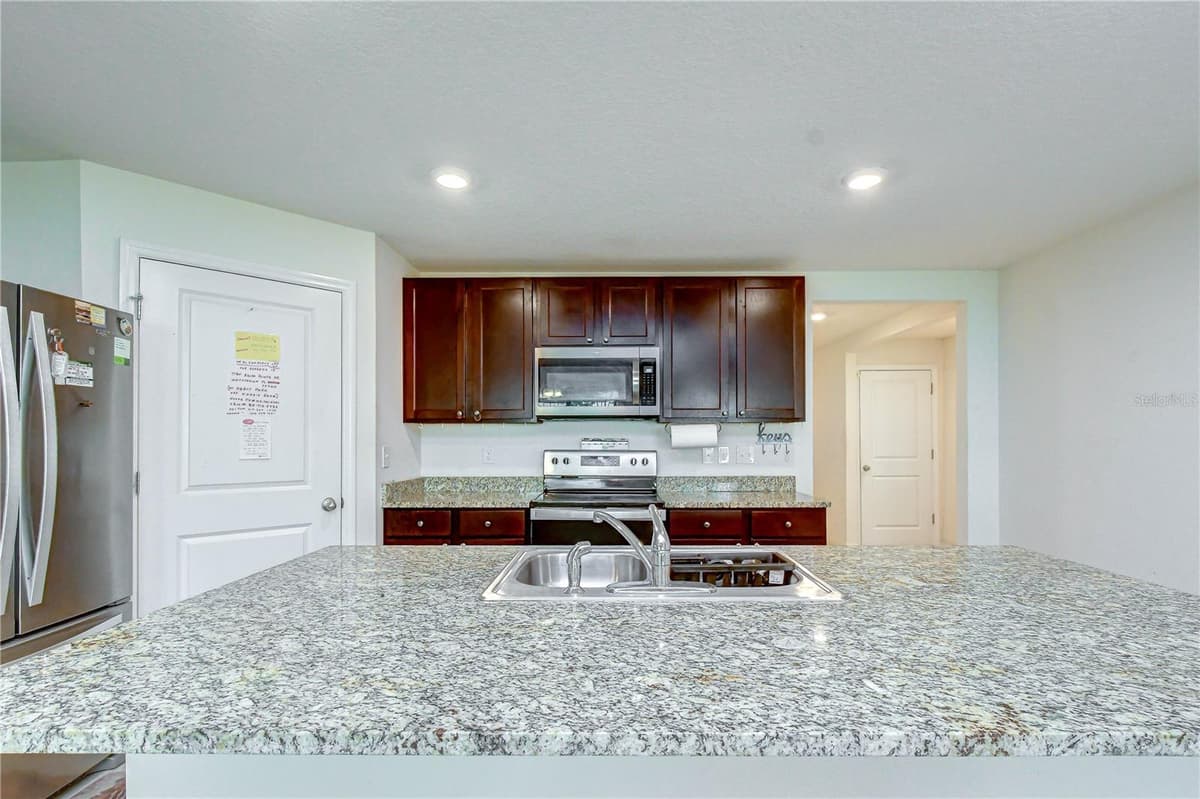 7760 BROAD POINTE DRIVE — photo 7 of 80