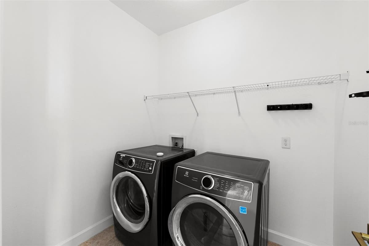 2605 ESPANA COURT — photo 31 of 32