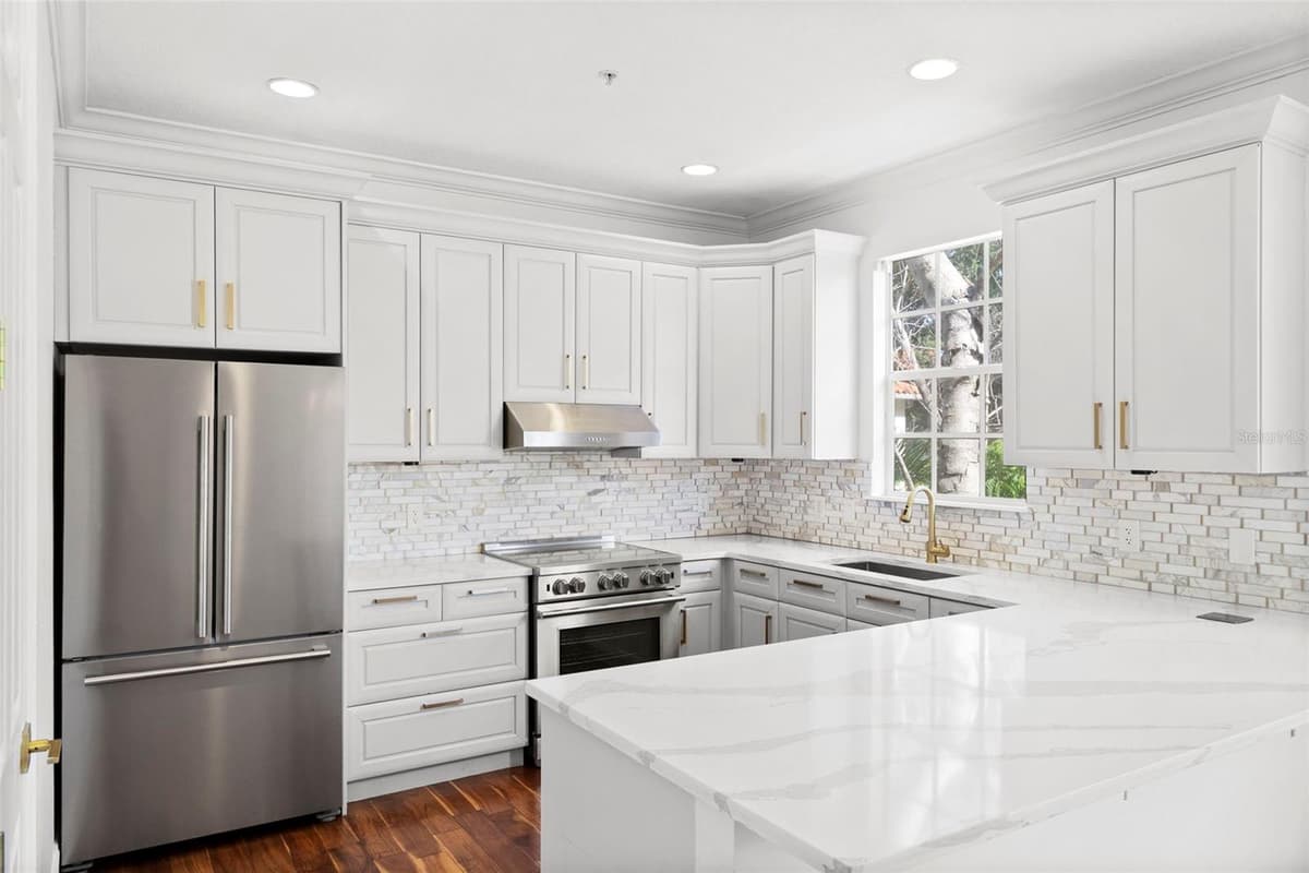 2605 ESPANA COURT — photo 4 of 32