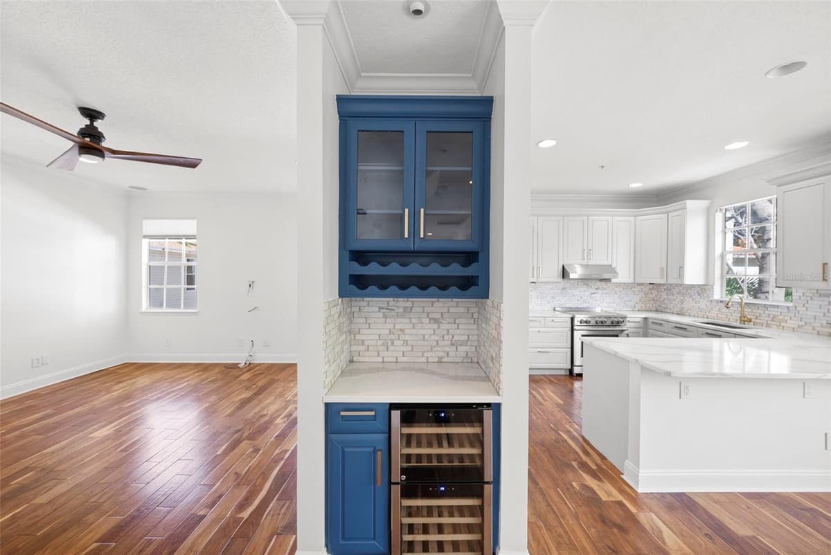 2605 ESPANA COURT — photo 8 of 32