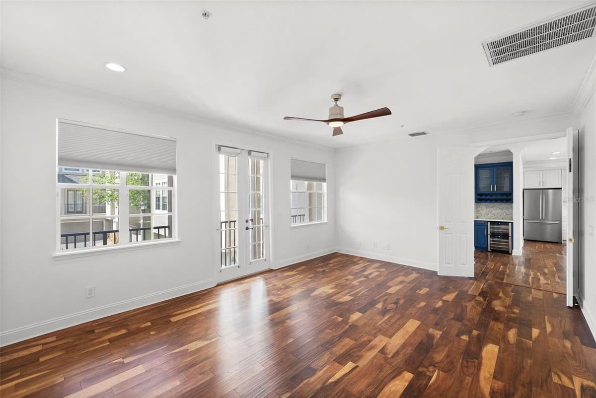 2605 ESPANA COURT — photo 15 of 32