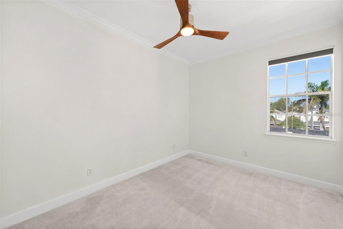 2605 ESPANA COURT — photo 28 of 32