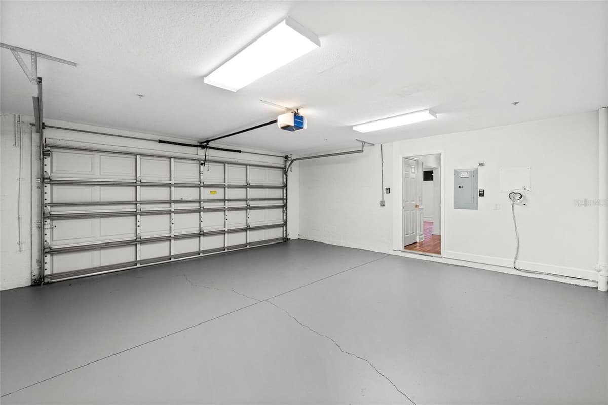 2605 ESPANA COURT — photo 32 of 32
