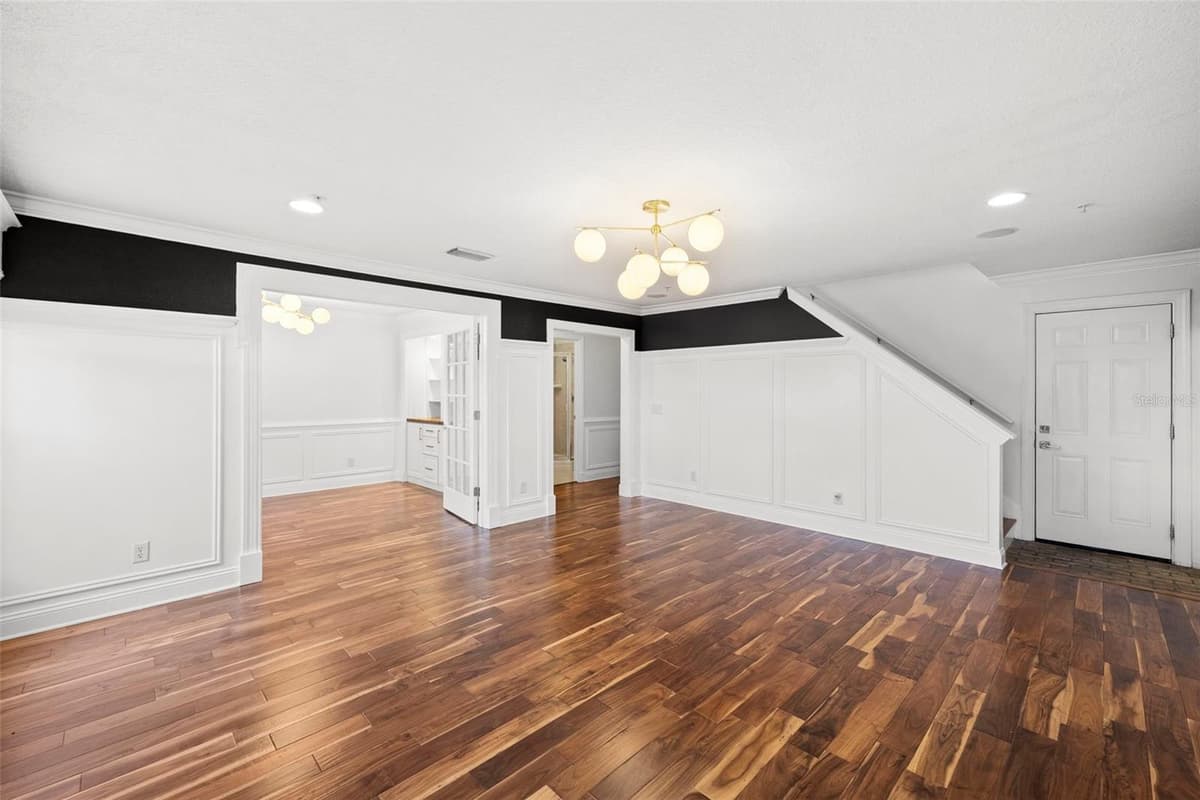 2605 ESPANA COURT — photo 21 of 32