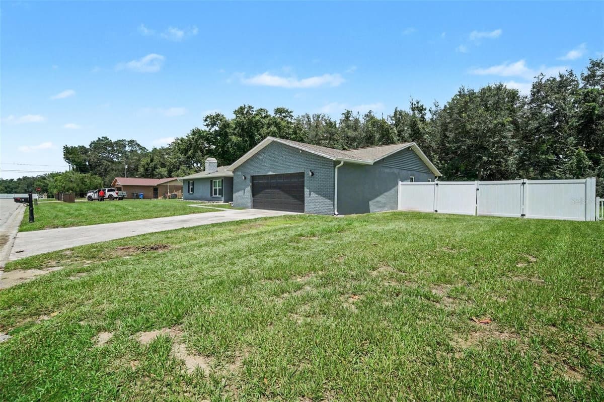 206 JACOB RYAN COURT — photo 2 of 20
