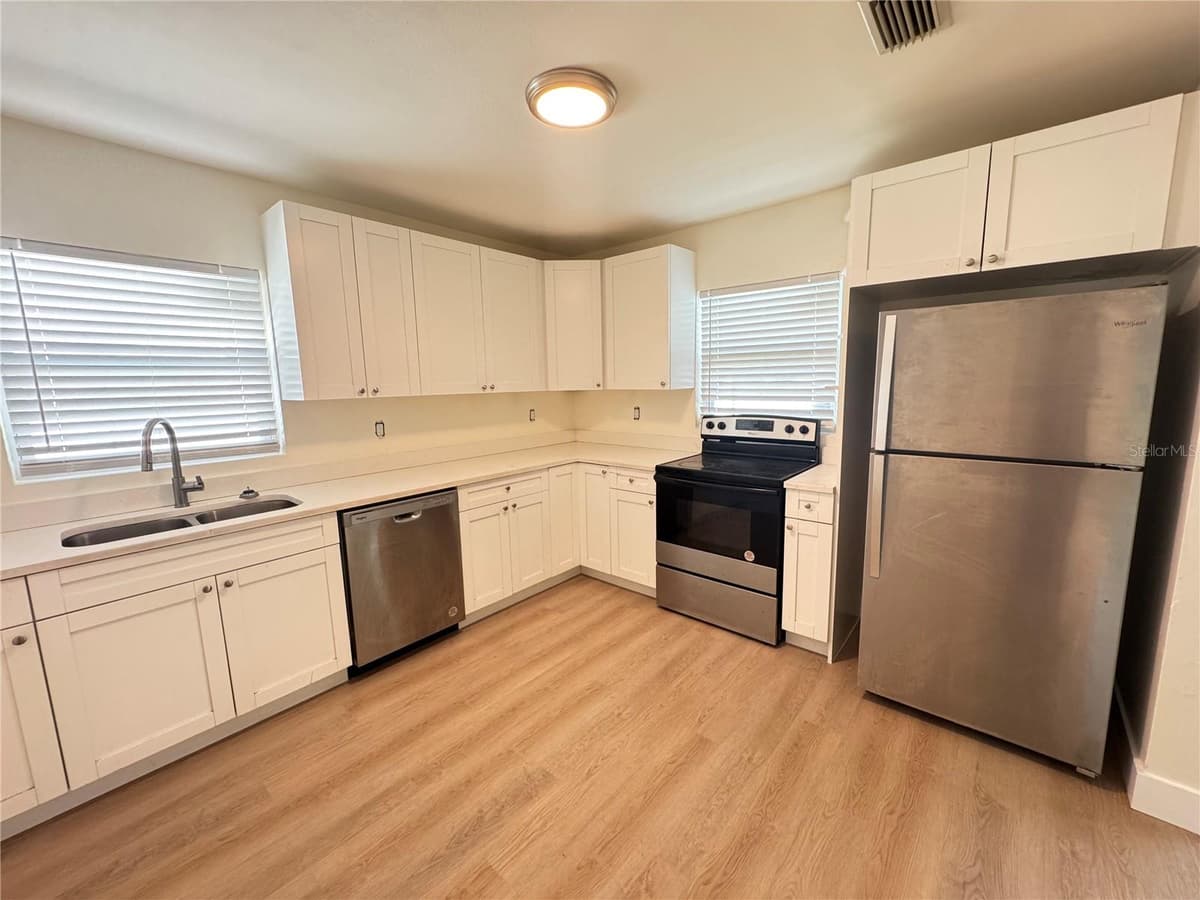 4631 76TH AVENUE — photo 3 of 10