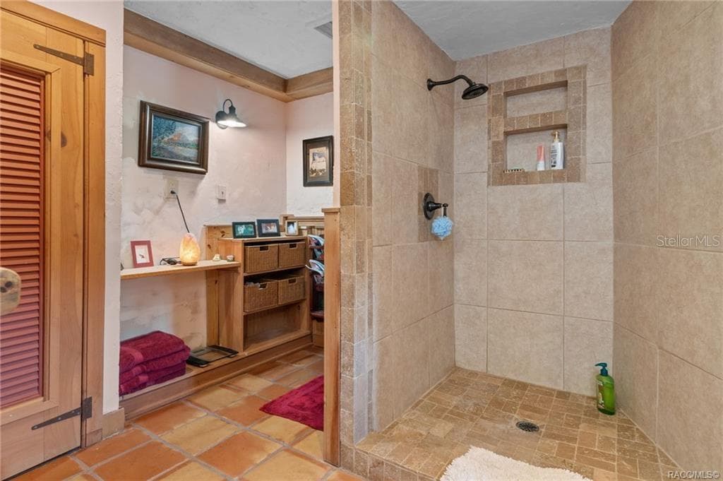 8004 HALCYON ISLE COURT — photo 33 of 50
