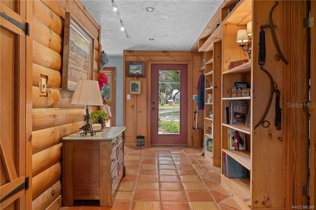 8004 HALCYON ISLE COURT — photo 12 of 50