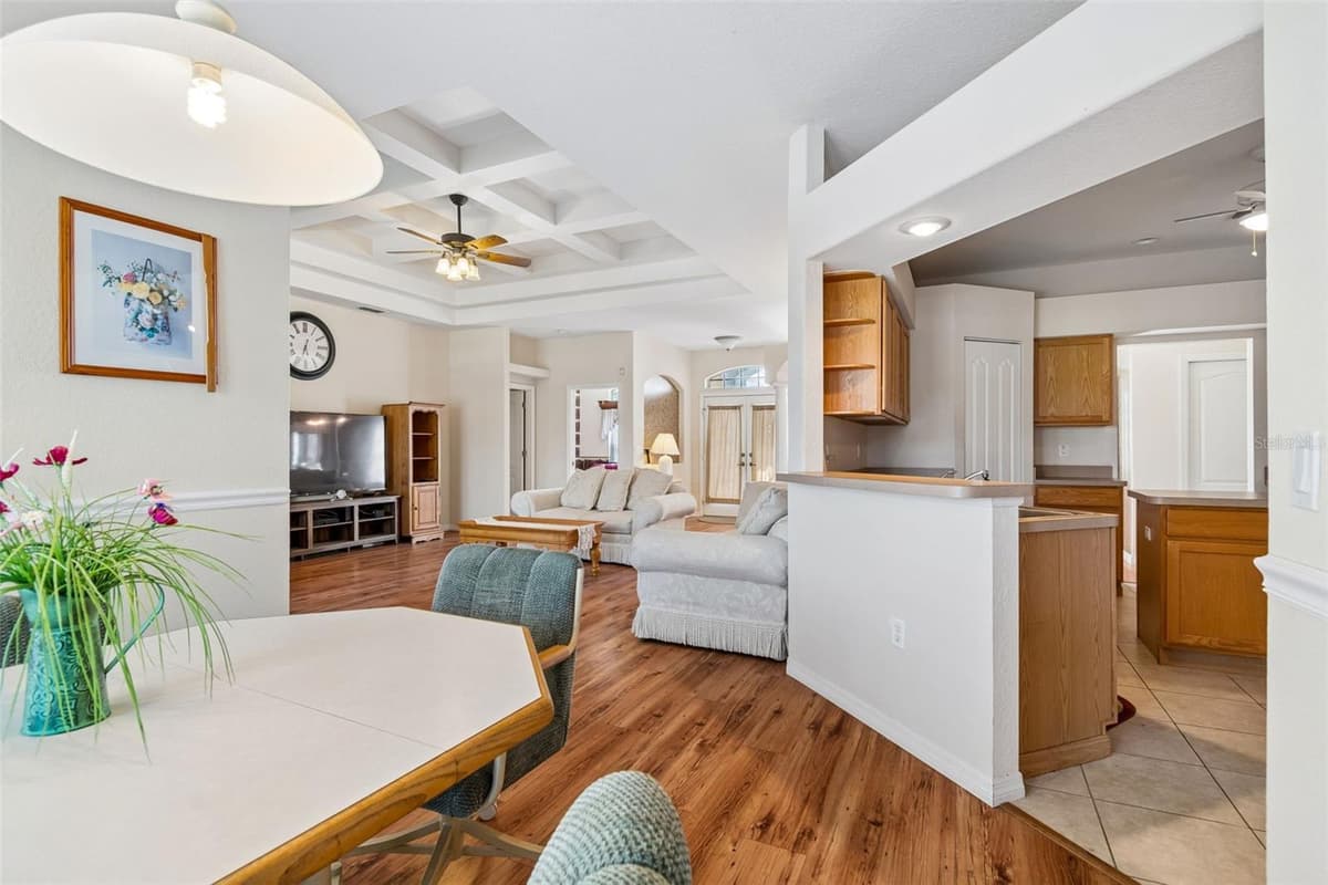 6228 MARINER BOULEVARD — photo 13 of 33