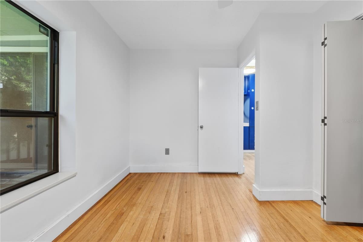 932 HYER AVENUE — photo 36 of 50