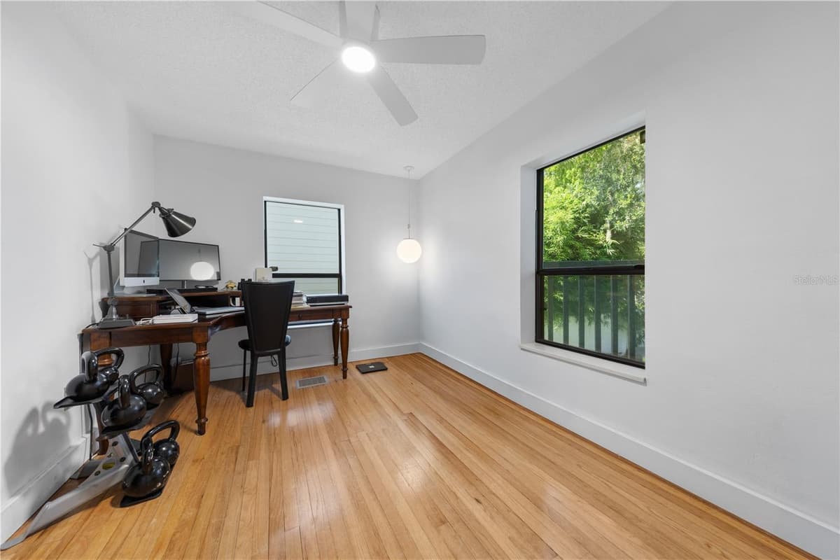 932 HYER AVENUE — photo 35 of 50