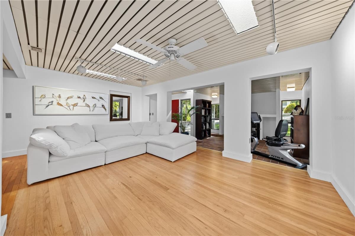 932 HYER AVENUE — photo 7 of 50
